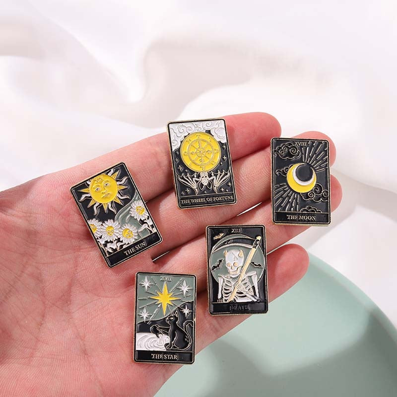 Broches de cartes de tarot
