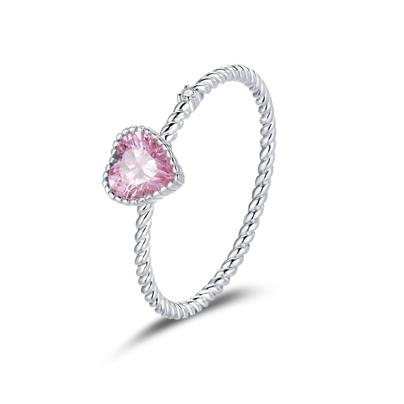 Bague avec une pierre de couleur rose