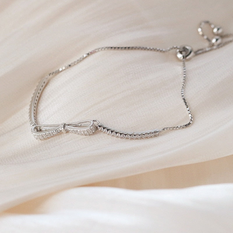 Bracelet en argent avec un nœud