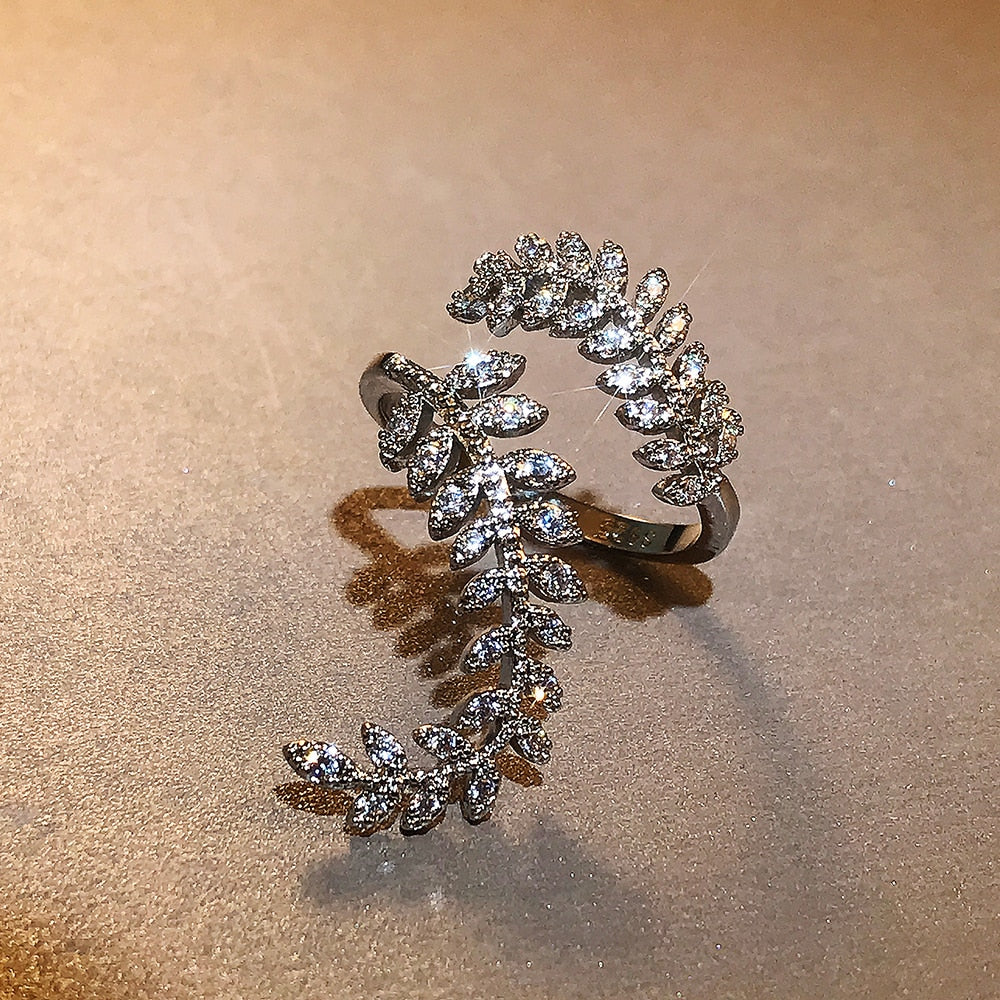 Bague avec un motif d'aile