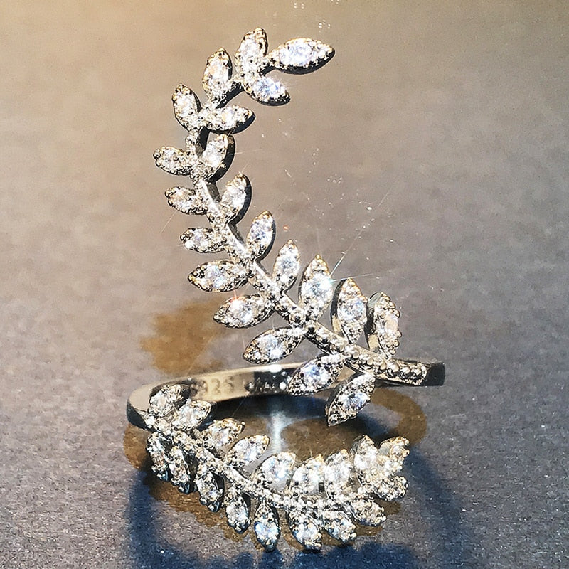 Bague avec un motif d'aile