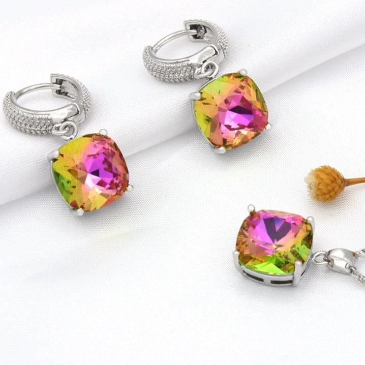 Ensemble de bijoux avec un cristal