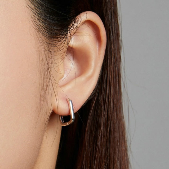 Boucles d'oreilles au style minimaliste