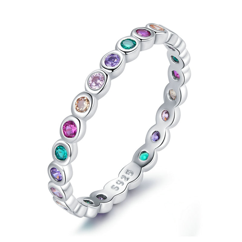 Bague avec des zircons colorés