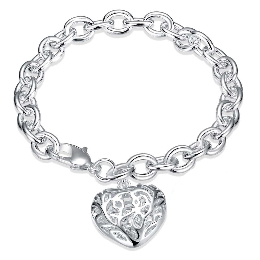 Bracelet en argent avec un pendentif