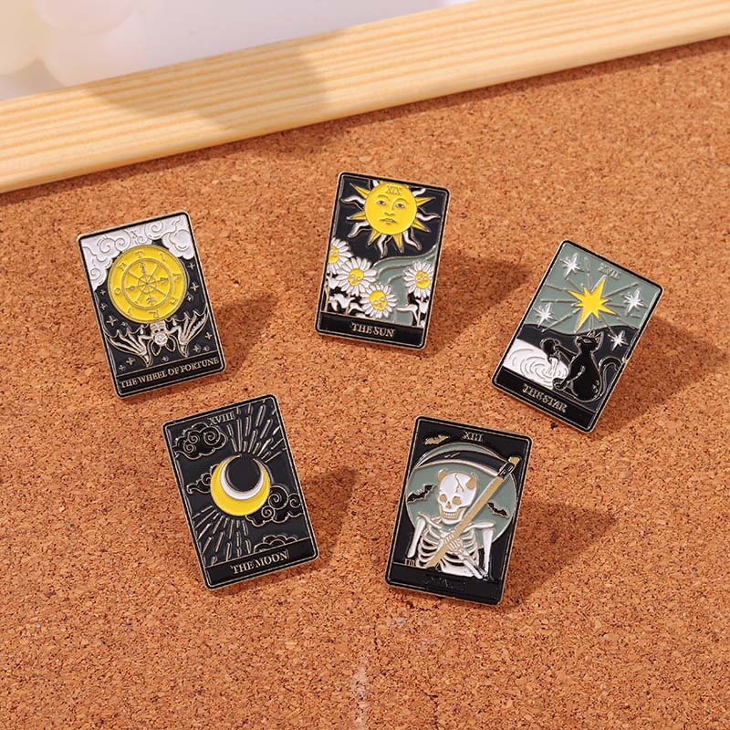 Broches de cartes de tarot
