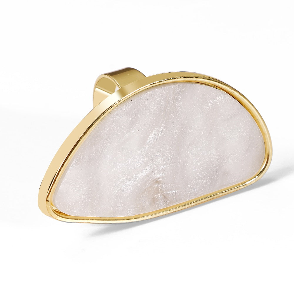 Bague ovale avec pierre