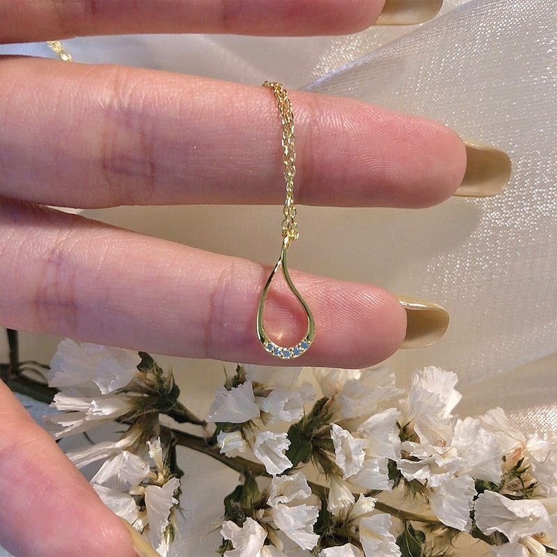 Collier larme minimaliste