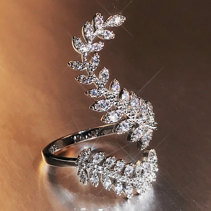 Bague avec un motif d'aile