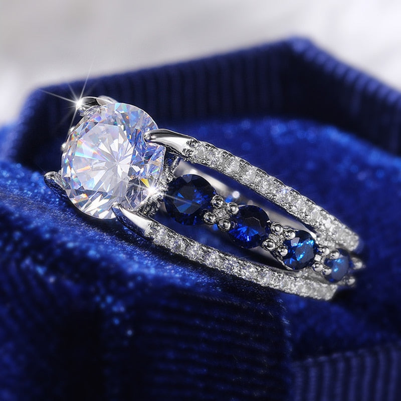 Bague avec un œil saillant