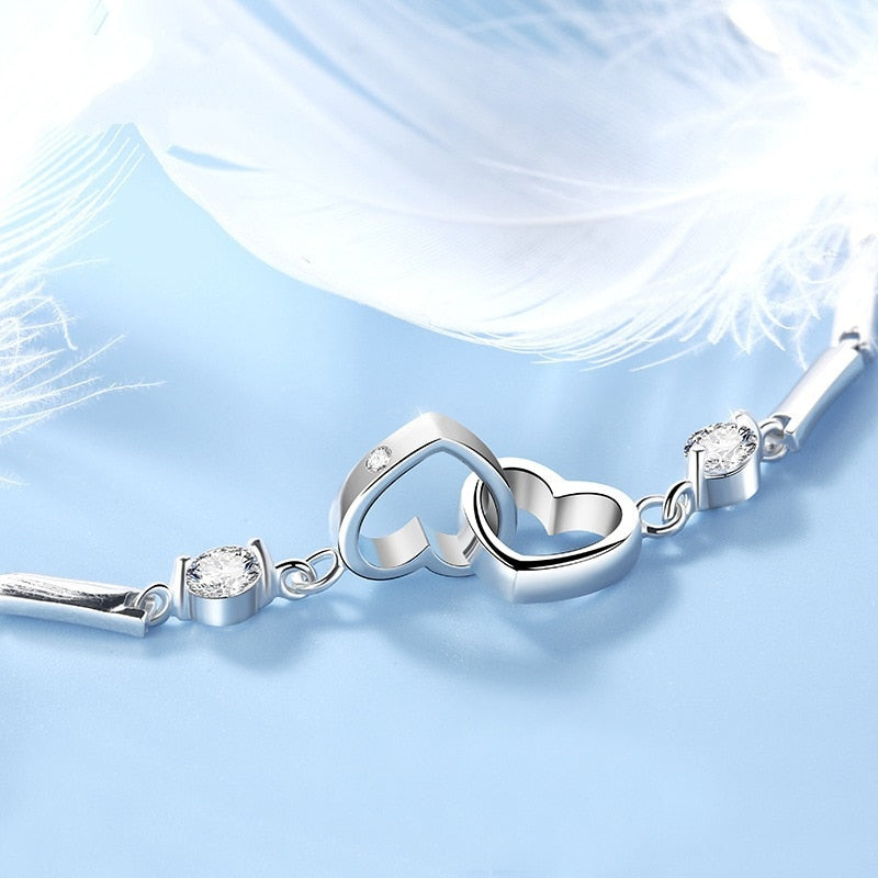Bracelet en argent avec des cœurs