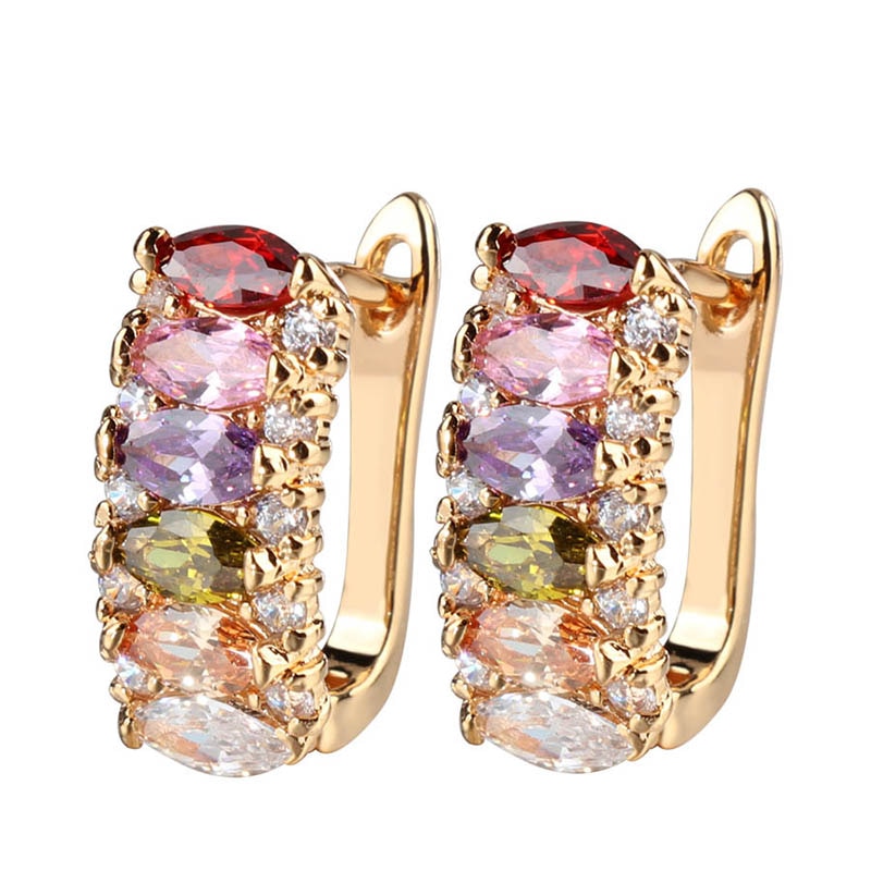 Boucles d'oreilles avec des pierres colorées