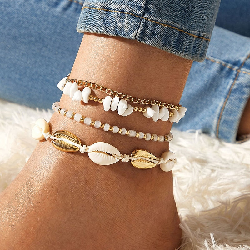 Ensemble de bracelets de cheville avec des coquillages