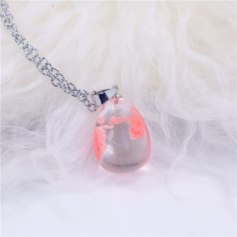 Collier lumineux dans le noir