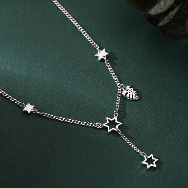 Collier avec des étoiles