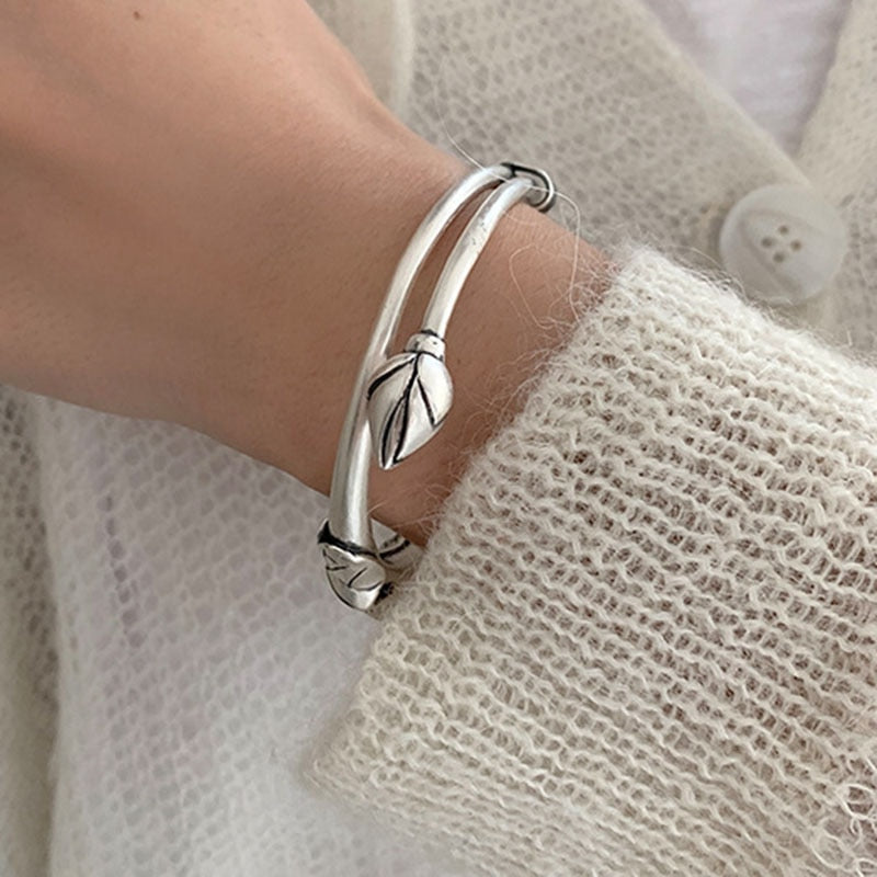 Bracelet avec un motif de plante