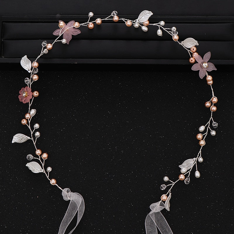 Bandeau avec des fleurs et des perles