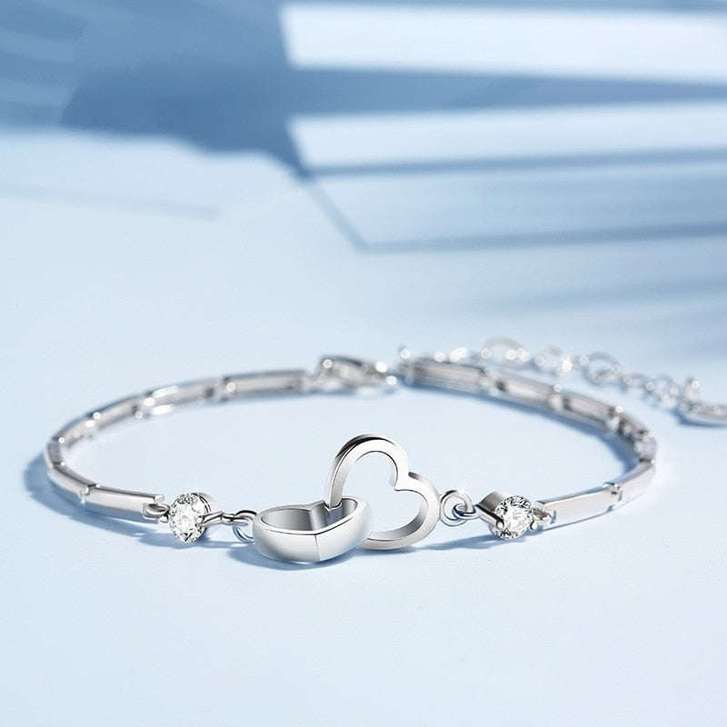 Bracelet en argent avec des cœurs