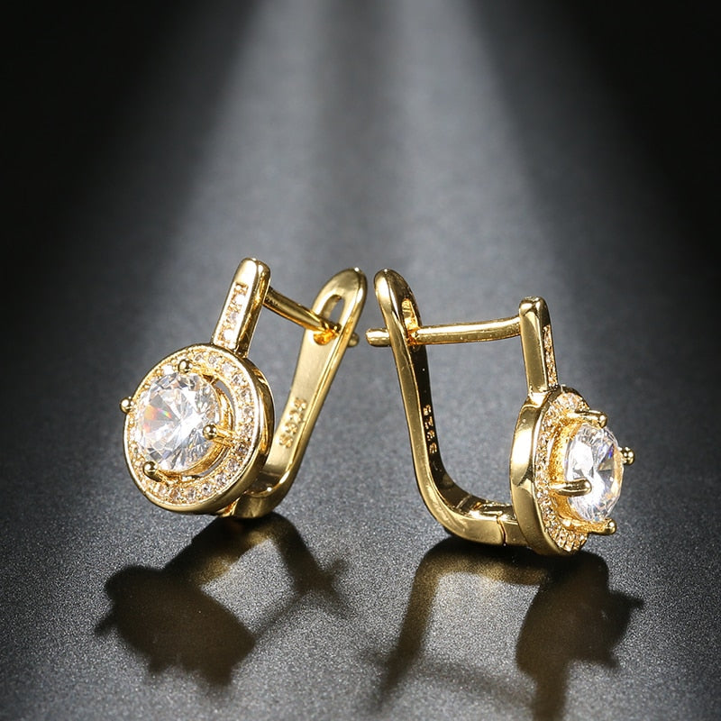 Boucles d'oreilles rondes avec zircone