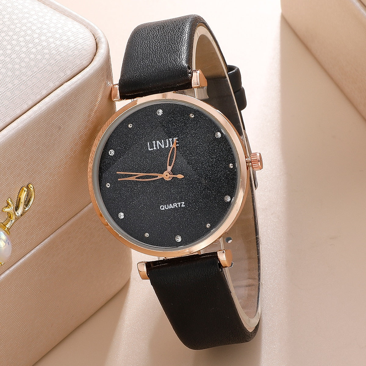 Montre pour dames avec un cadran étincelant
