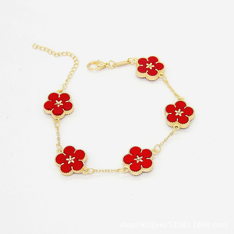 Bracelet avec des fleurs colorées