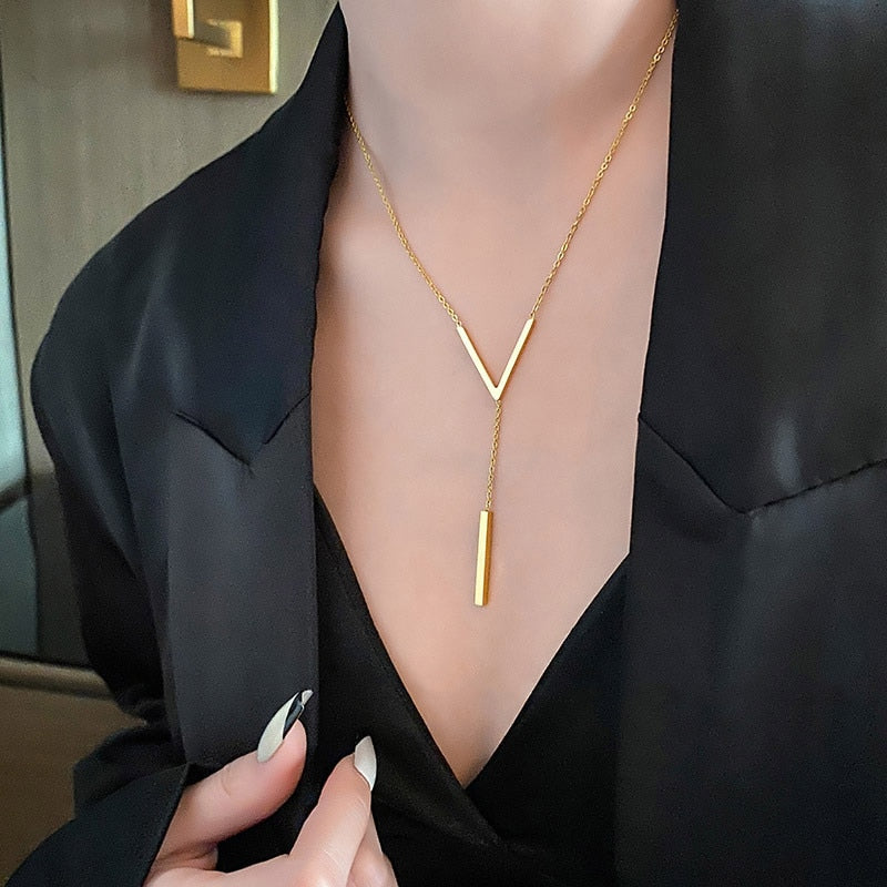 Collier en forme de V long