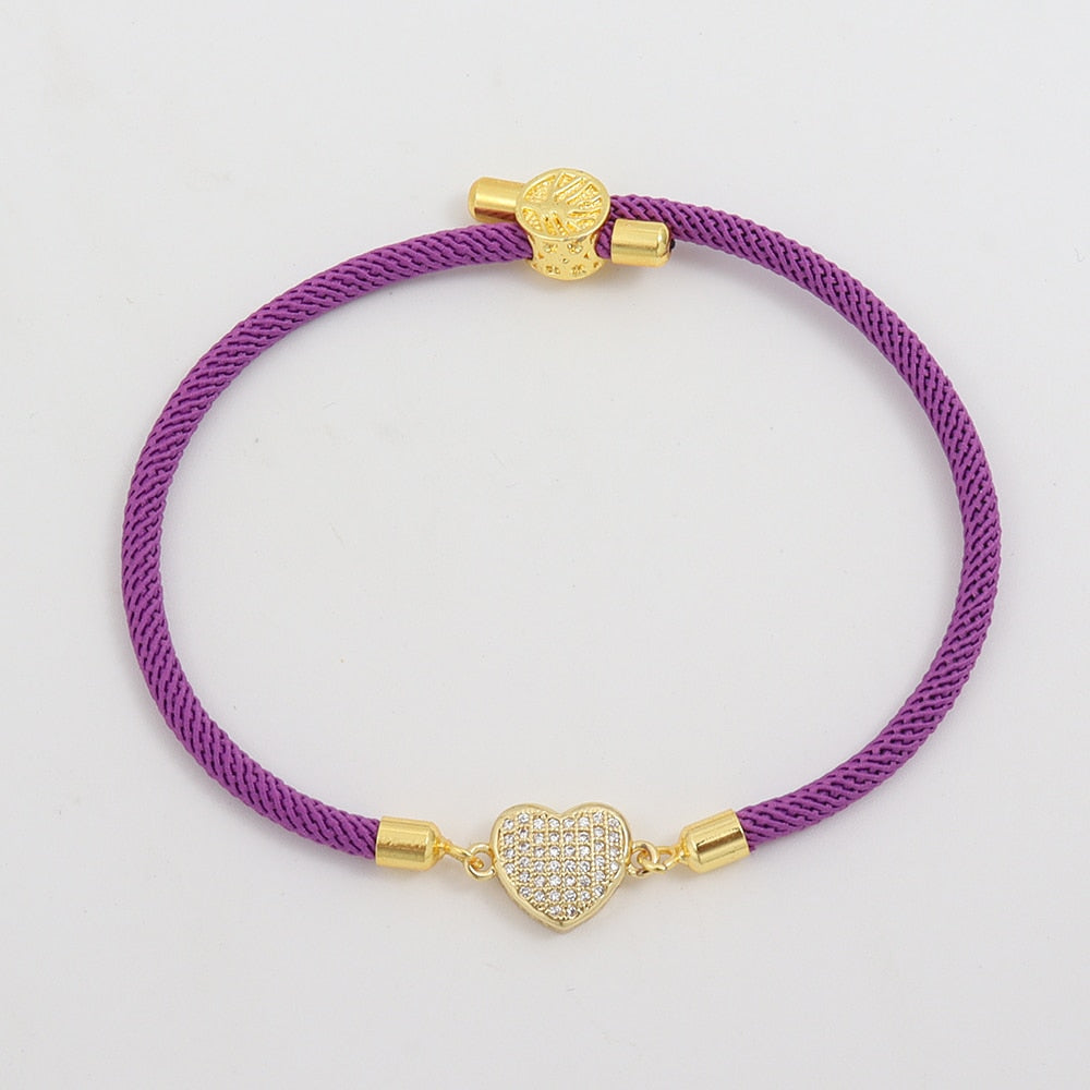 Bracelet avec un fil et un cœur