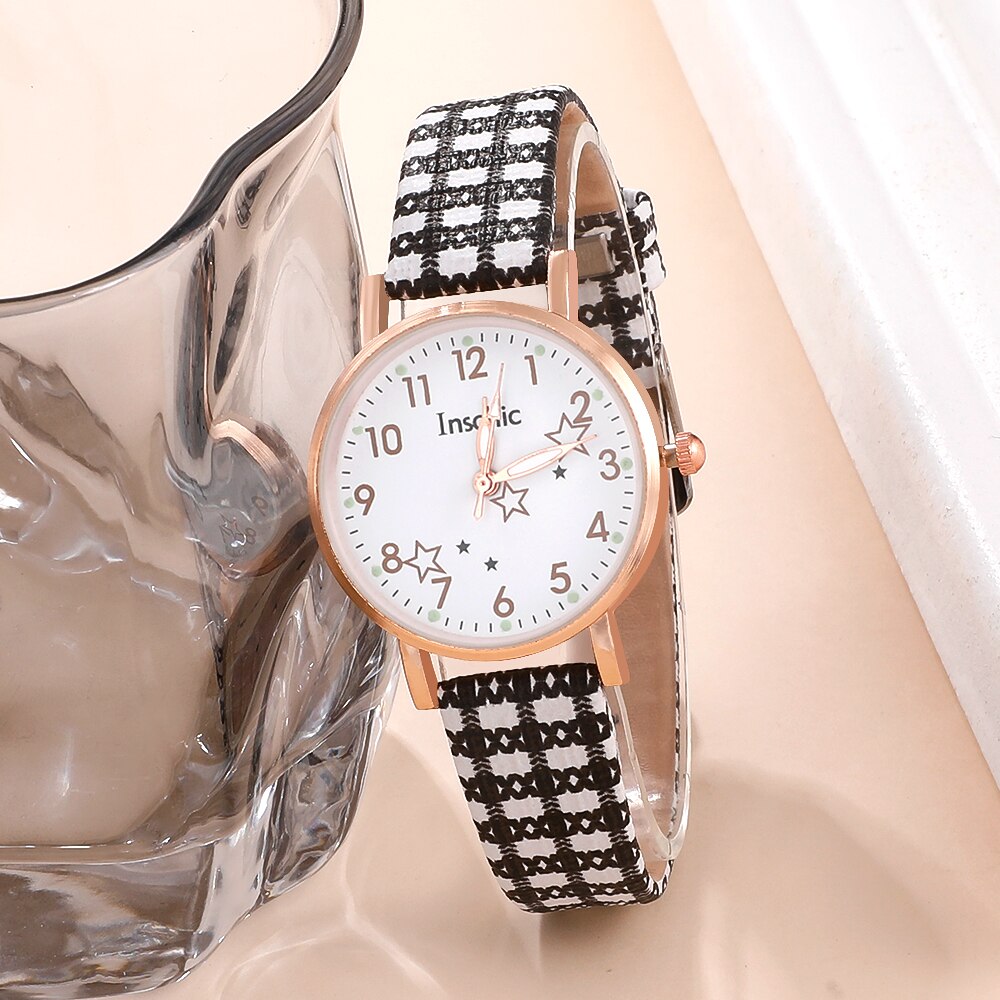 Montre pour dames avec motif d'étoile