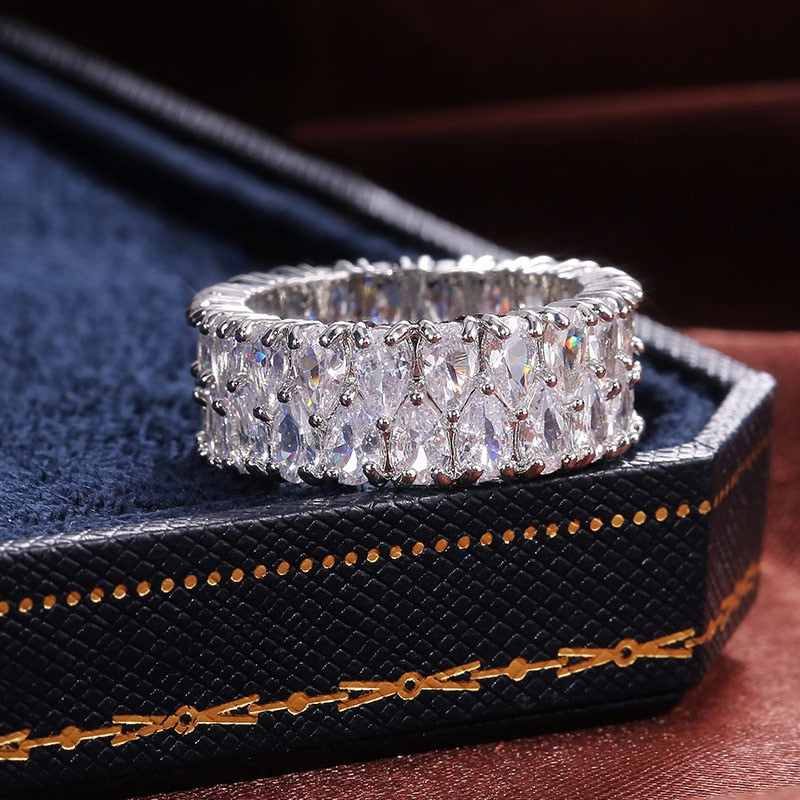 Bague en argent avec des zircons