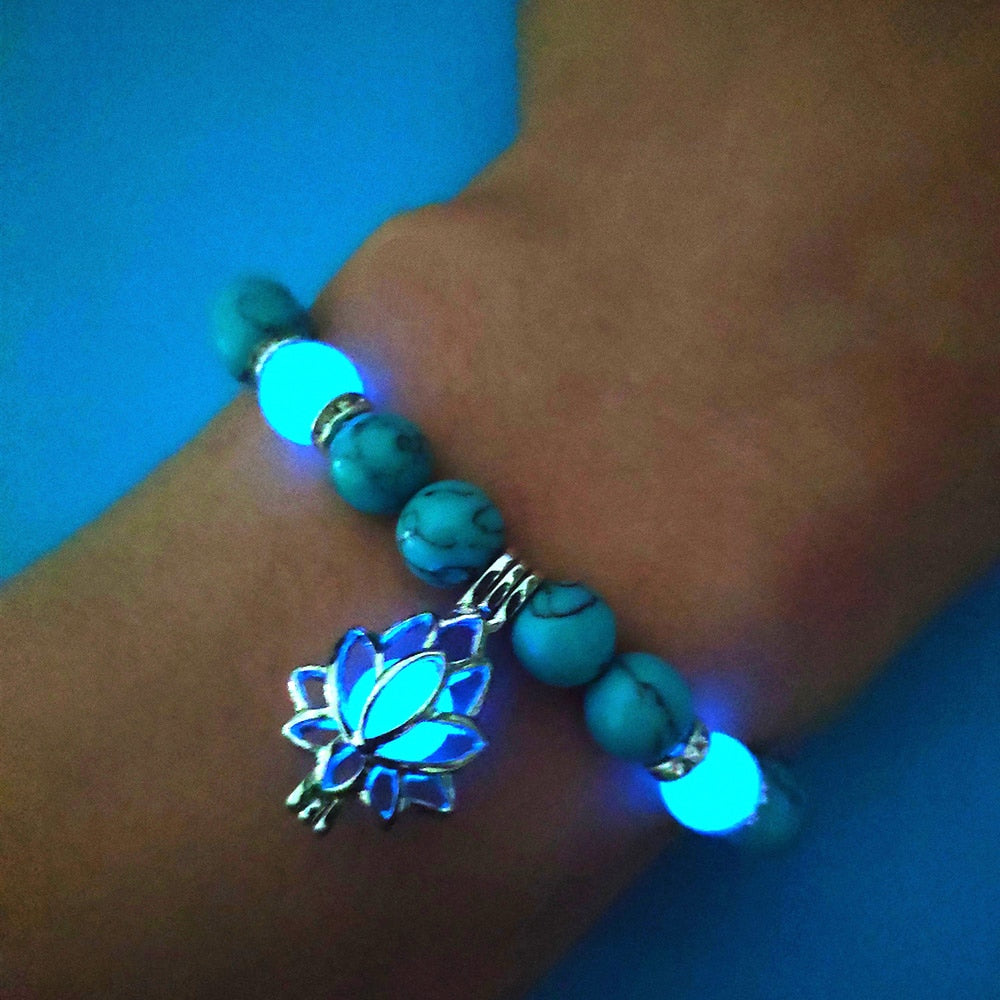 Bracelet lotus lumineux dans le noir