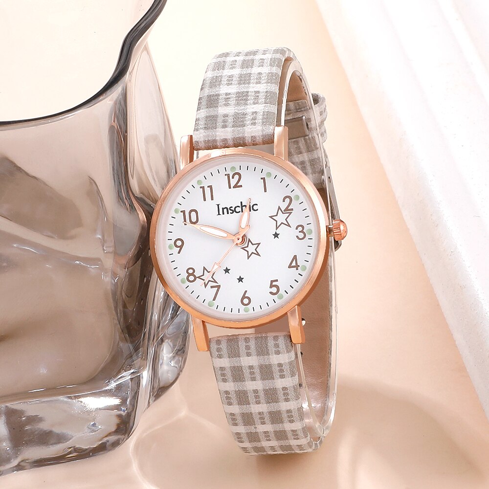 Montre pour dames avec motif d'étoile
