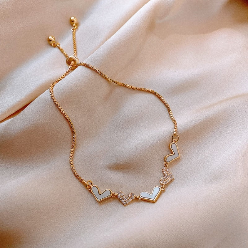 Bracelet avec des cœurs et des zircons