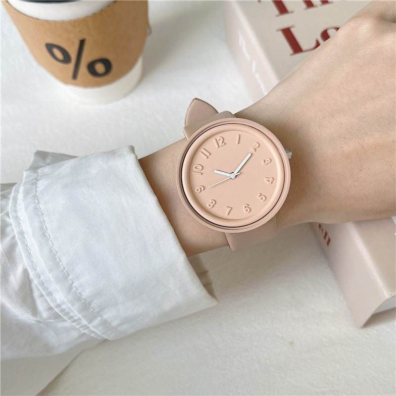 Montre minimaliste ronde pour femmes