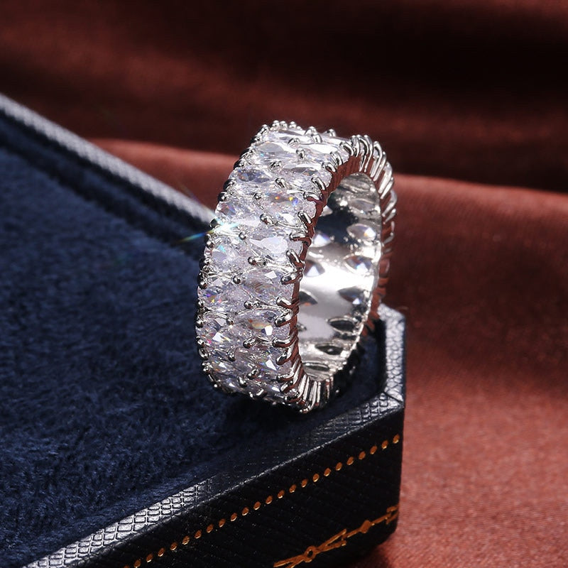 Bague en argent avec des zircons