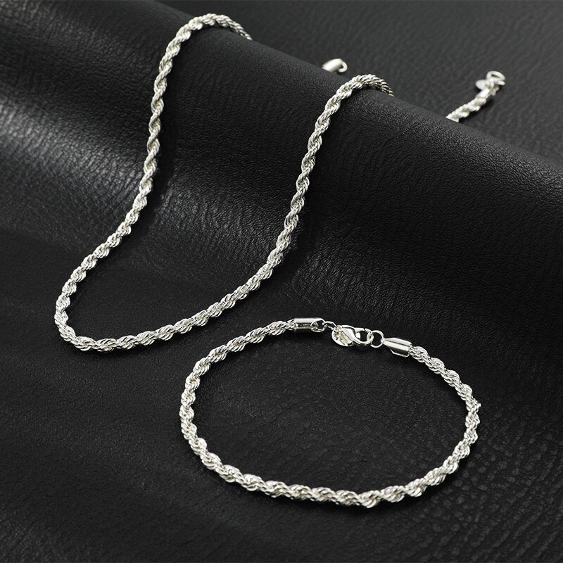 Un ensemble de bijoux classique