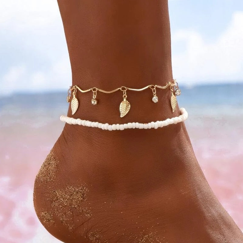 Bracelet de cheville avec des feuilles
