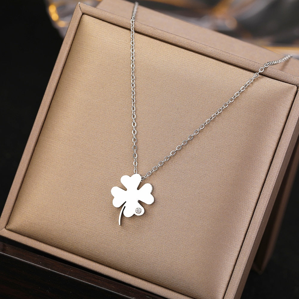 Collier avec trèfle à quatre feuilles