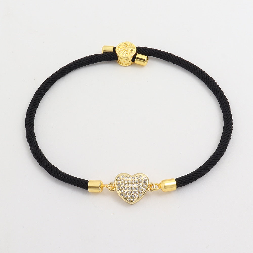 Bracelet avec un fil et un cœur