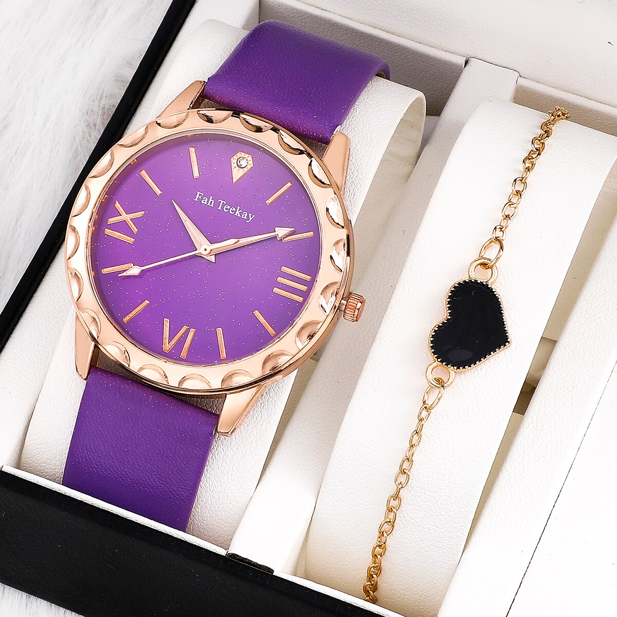 Montre pour femmes avec accents dorés sur le bracelet