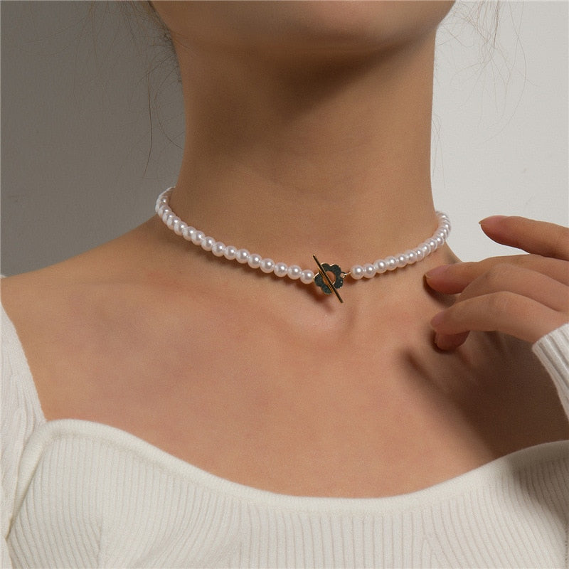 Collier ras de cou en perles