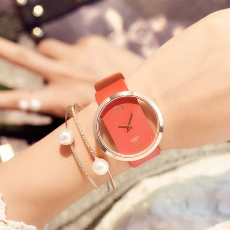Montre minimale pour dames avec un motif géométrique