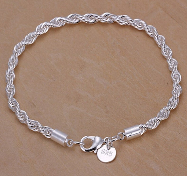 Bracelet argenté avec tressage