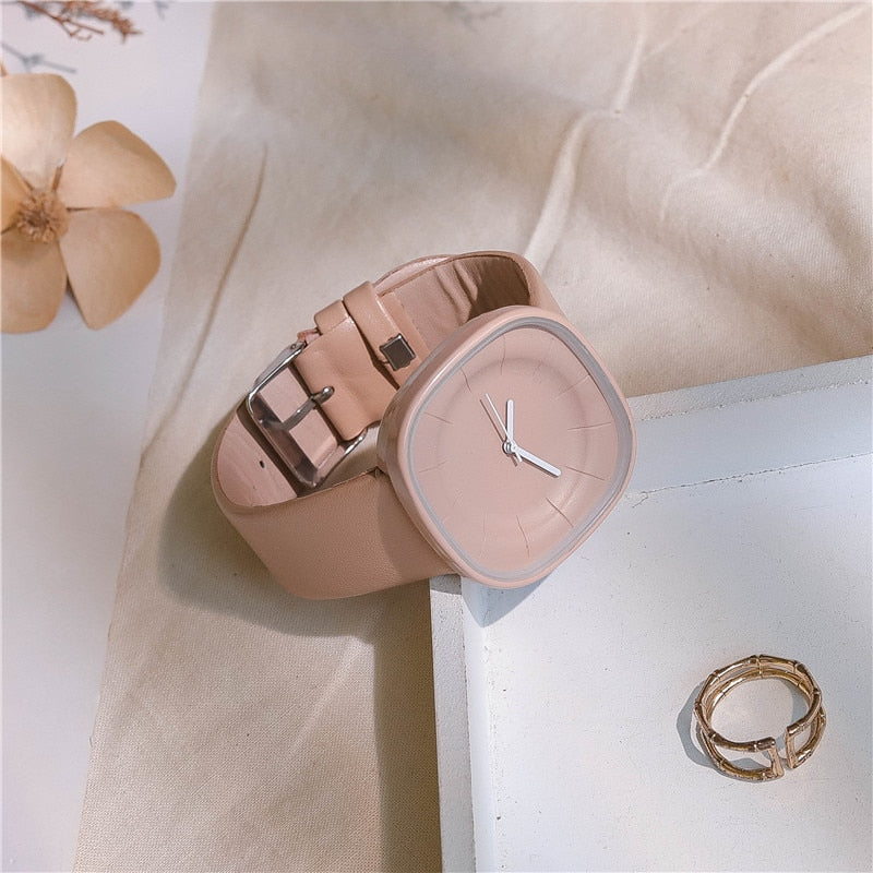 Montre pour dames minimalistes