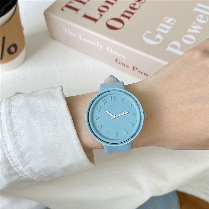 Montre minimaliste ronde pour femmes