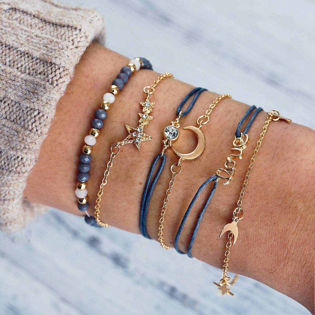 Un ensemble de bracelets