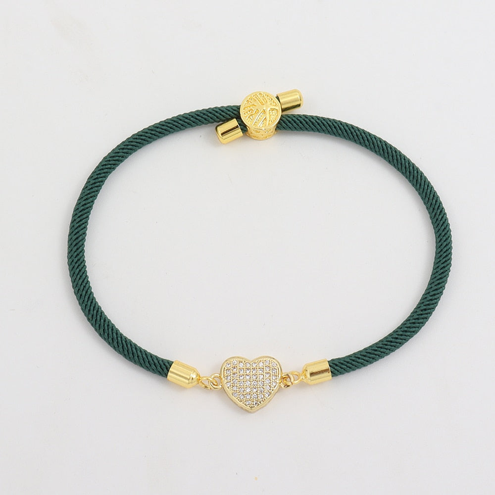 Bracelet avec un fil et un cœur