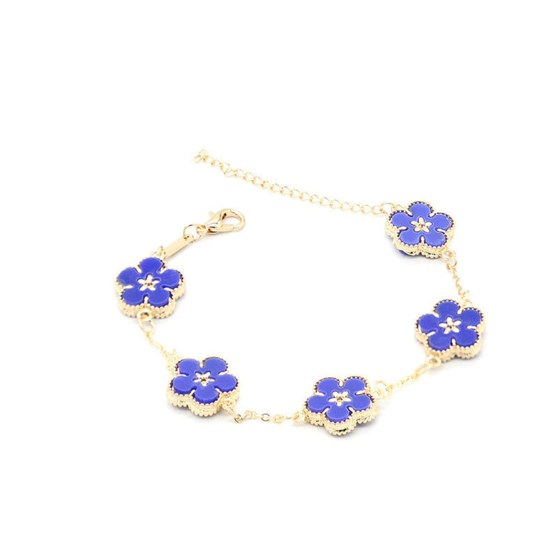 Bracelet avec des fleurs colorées