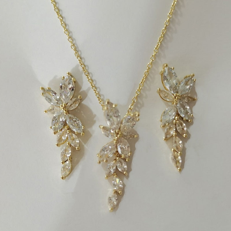 Ensemble de bijoux avec un motif de feuille