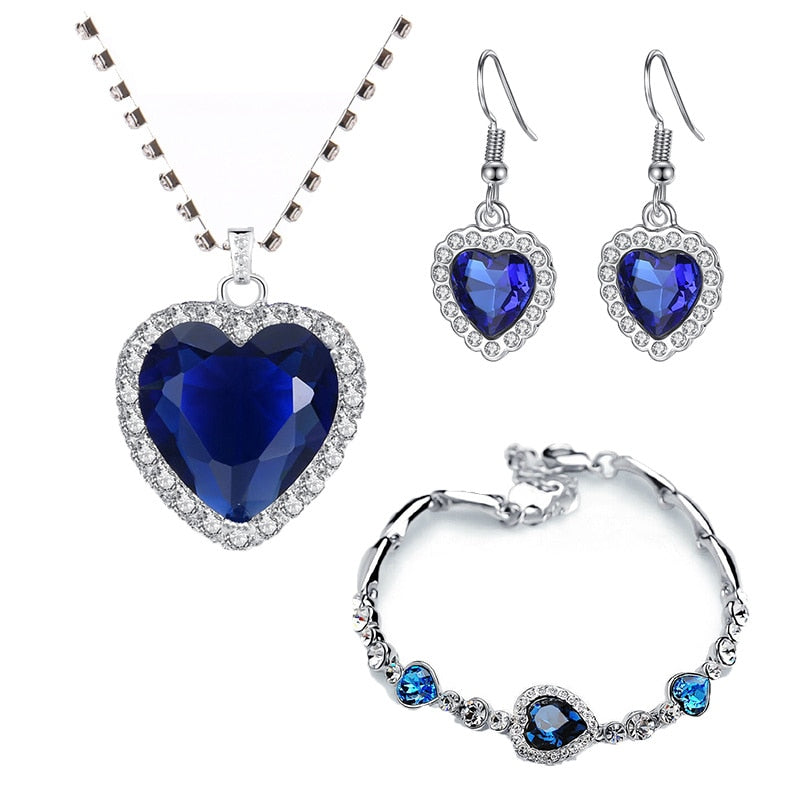 Ensemble de bijoux avec zircons - cœurs