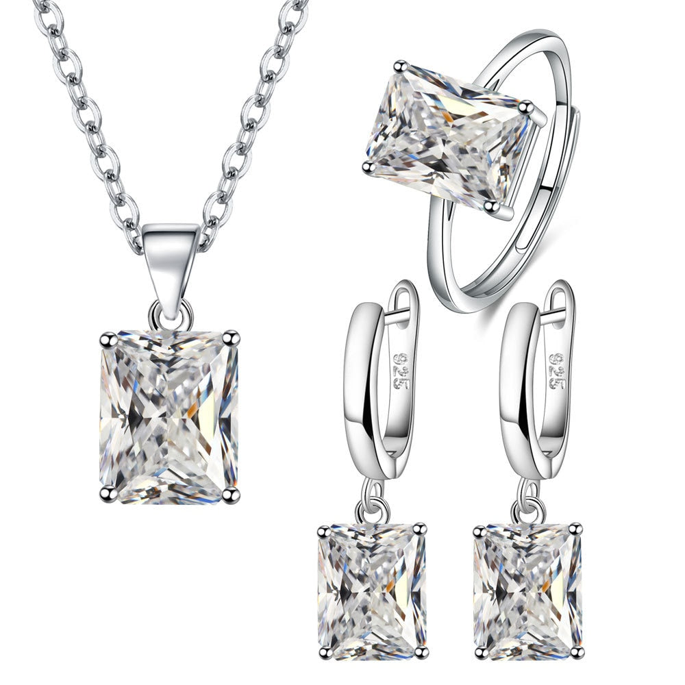 Ensemble de bijoux en argent avec des zircons colorés